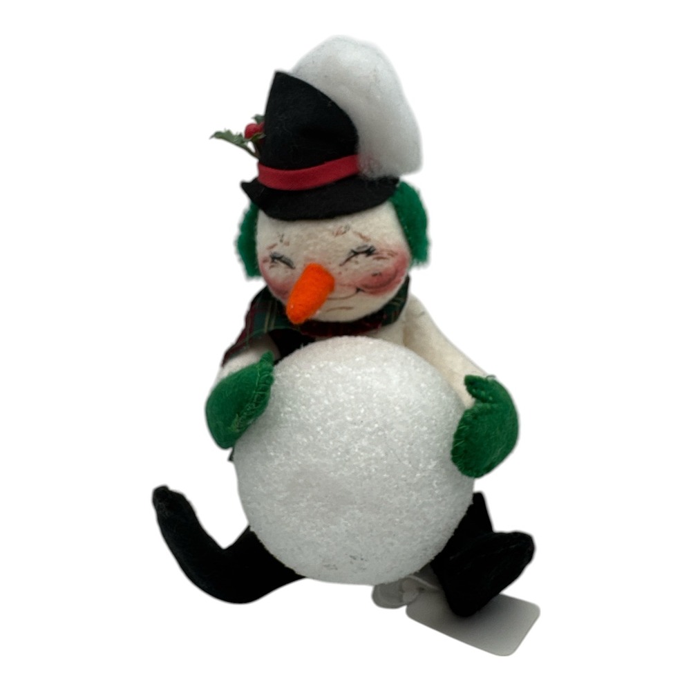 Vintage Annalee Snowman Figurine Doll 1997 6" Sitting Posable Snowman & Snowball